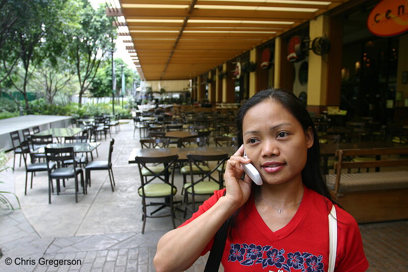 Photo of Filipina (Asian) Woman on Cell Phone, Greenbelt 2, Manila(6463)