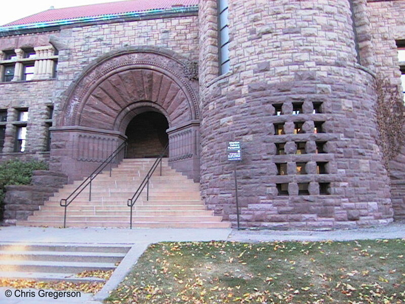 Photo of Pillsbury Hall Entrance(1040)