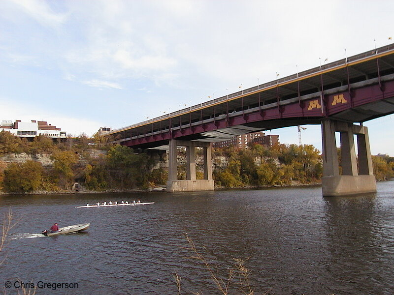 Photo of Crew Team and the Washington Avenue Bridge(1052)