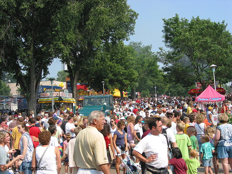 Photo of State Fair Crowd on Judson Avenue(2277)
