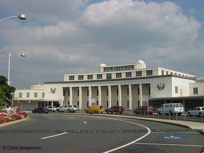 Photo of Ronald Reagan Washington National Airport(2432)