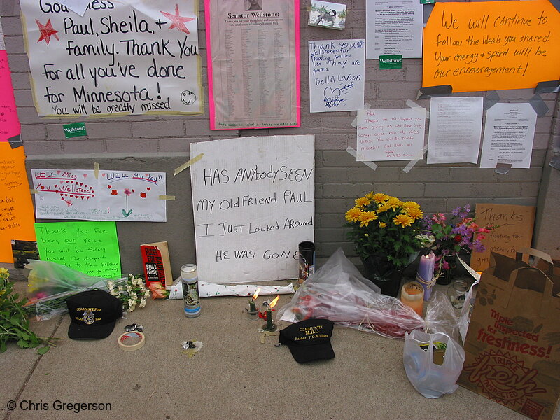 Photo of Memorials Outside the Wellstone Campaign Headquarters(2486)