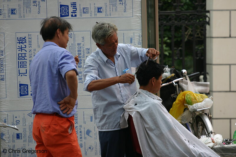 Photo of Shanghai Sidewalk Barber(3412)
