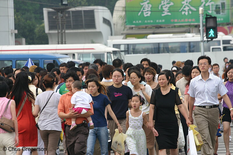 Photo of Pedestrians at a Shanghai Intersection(3418)