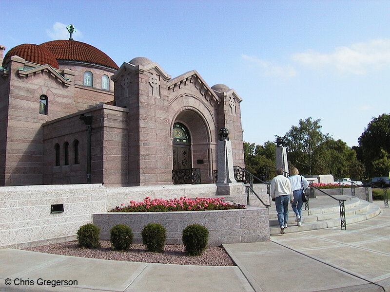 Photo of Lakewood Chapel Entrance(376)