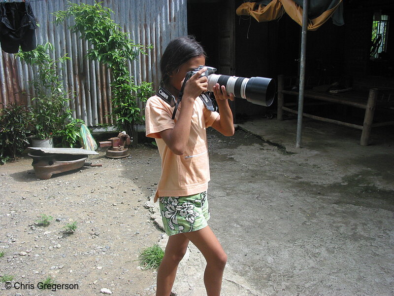 Photo of Filipina Girl with Digital Camera(4147)