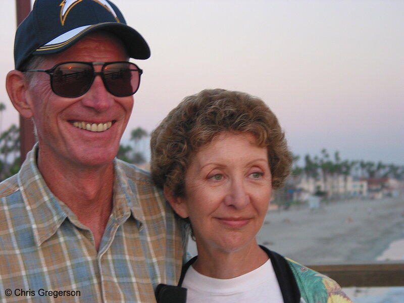 Photo of Couple on the Oceanside Pier(4364)