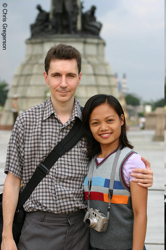 Photo of American / Filipina Couple in Manila, Philippines(4432)