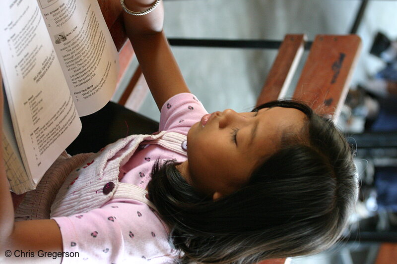Photo of Elementary Student Reading, Siteo Pader School(4928)