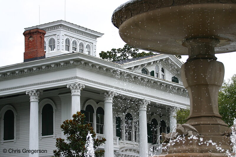 Photo of Colonial Home and Fountain, Wilmington, North Carolina(4963)