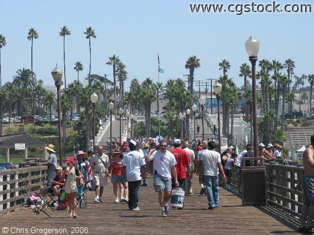 Photo of Visitors to the Oceanside Pier(5300)