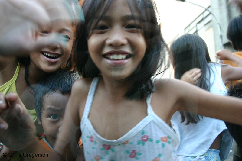 Photo of Smiling Young Girl and Playmates in Delpan, Tondo, in Manila(5515)
