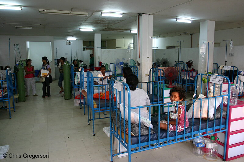 Photo of Row of Beds in Brightly-Lighted Children's Pediatric Ward, Ospital ng Angeles(5960)
