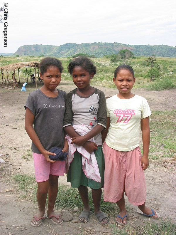 Photo of Shy Aeta Teenagers Posing Before Camera(6004)