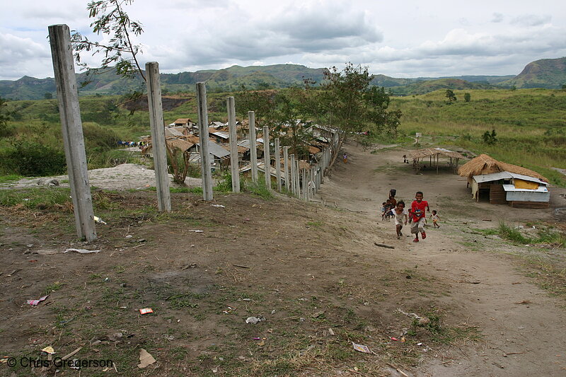 Photo of Aeta Village Kids Running to Greet Visitors(6005)