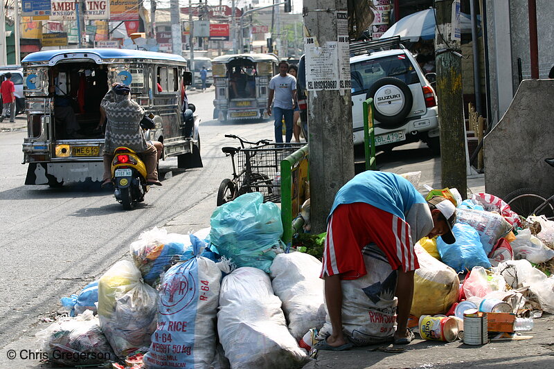 Photo of Man Sorting Garbage in Bacoor, Cavite(6105)