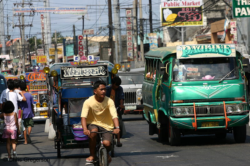 Photo of Traffic in Bacoor, Cavite�s Main Road(6106)