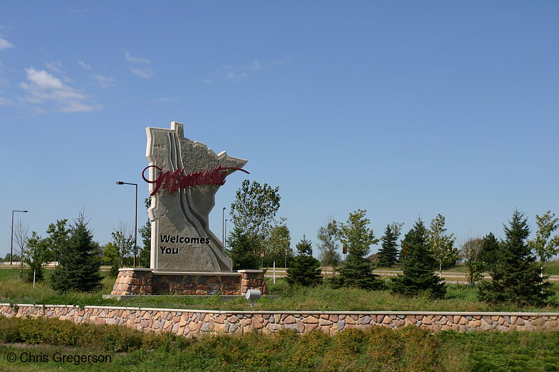 Photo of Welcome to Minnesota Sign on Interstate 94(6229)
