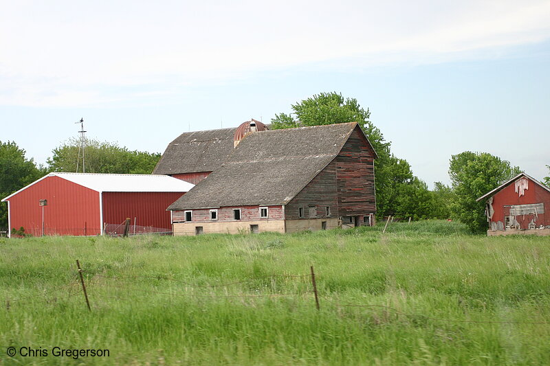 Photo of Red Barn/Red Shed in Rural Wisconsin(6618)