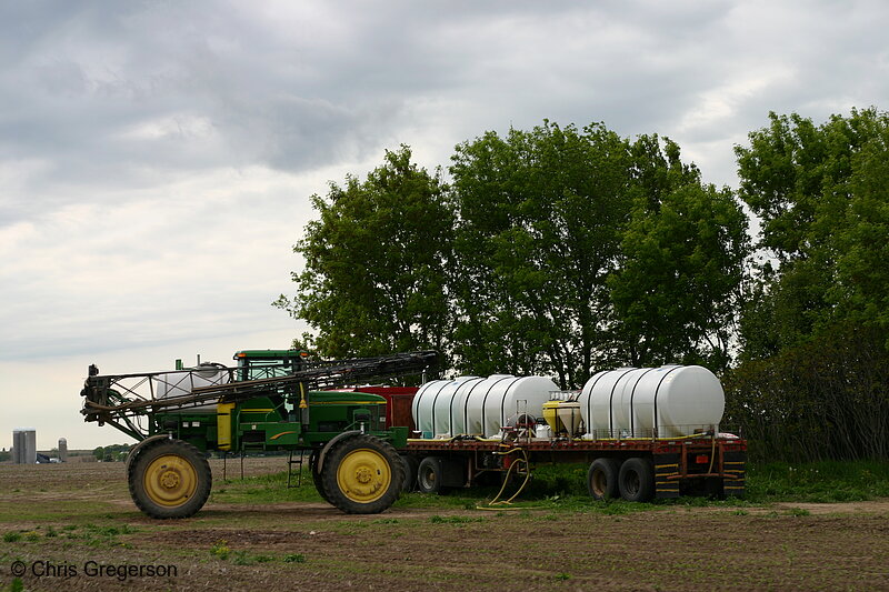 Photo of John Deere Fertilizer Sprayer(7005)