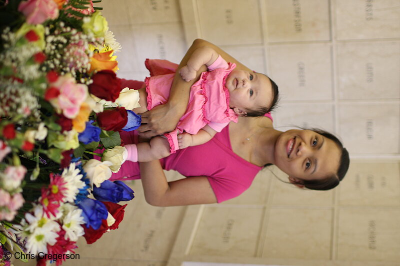 Photo of Mother and Baby Girl at Lakewood Cemetery(7022)