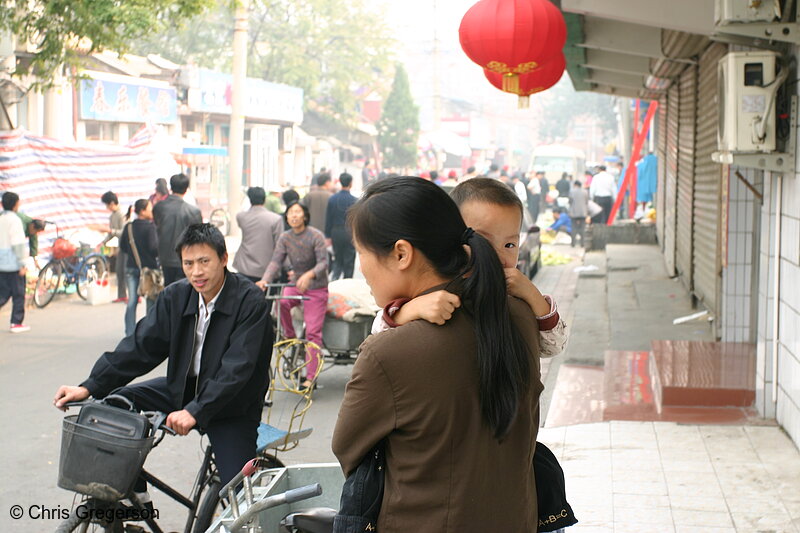 Photo of Chinese People in Marketplace/Little Boy(7053)