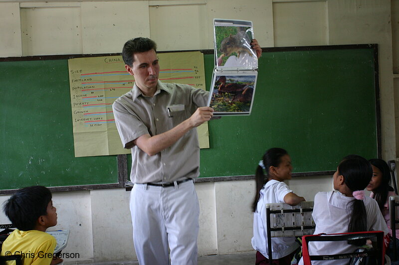 Photo of American Speaker in Filipino Public Elementary School(7286)