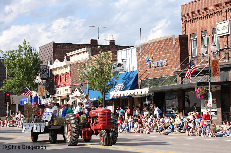 Photo of Tractor in the New Richmond Fun Fest Parade(7717)