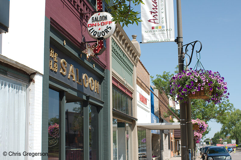 Photo of Flower Planters on Knowles Avenue, New Richmond(7882)