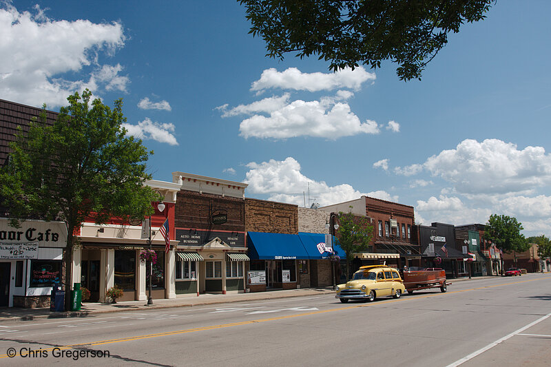 Knowles Avenue Between Second and Third
